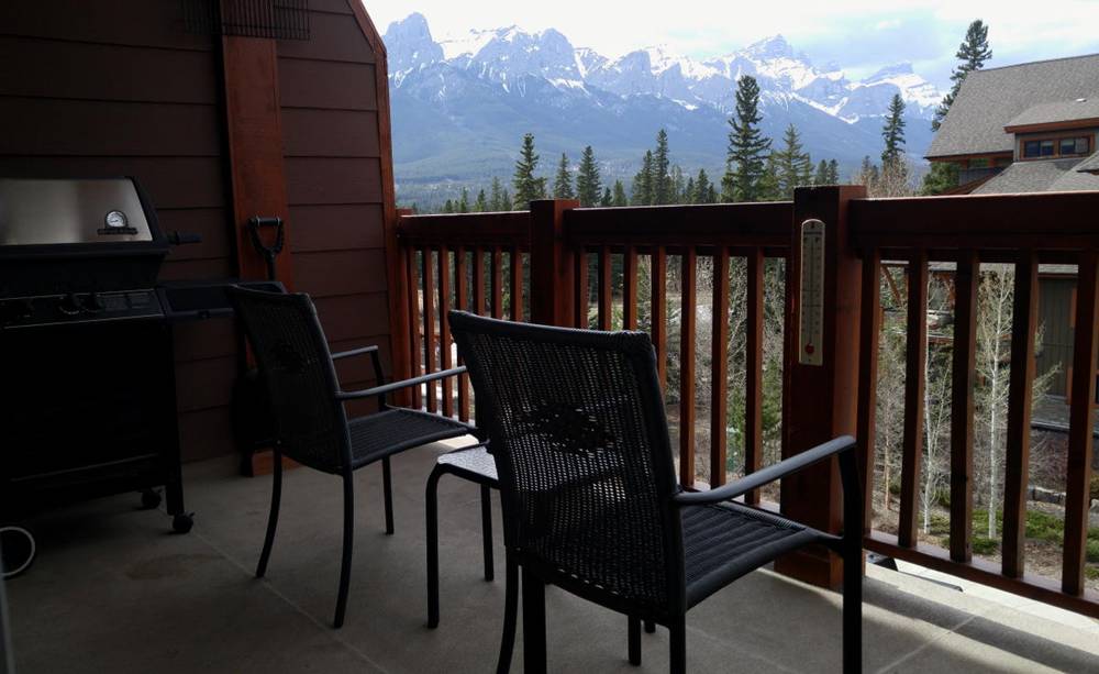Balcony1.jpg